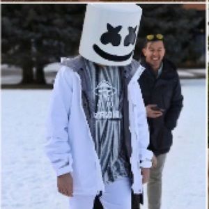 Meet your Posher, Cesar